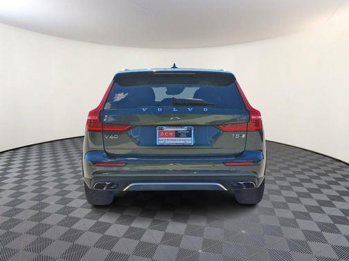 Pine Grey Metallic 2021 Volvo V60 Cross Country T5