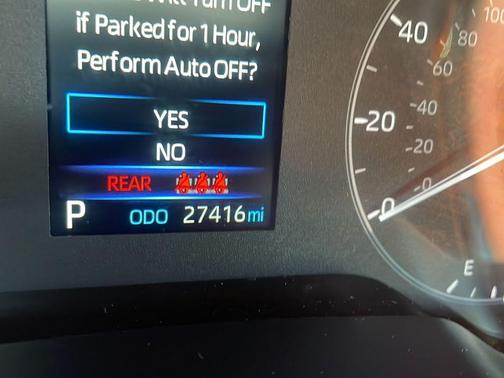 Ice Cap 2024 Toyota Corolla SE