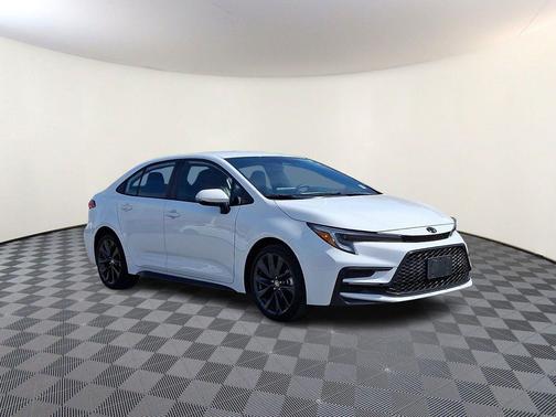 Ice Cap 2024 Toyota Corolla SE