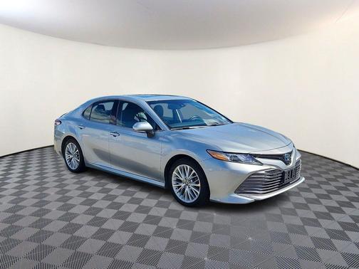 2018 Toyota Camry Hybrid XLE