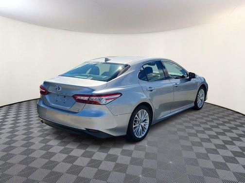 2018 Toyota Camry Hybrid XLE