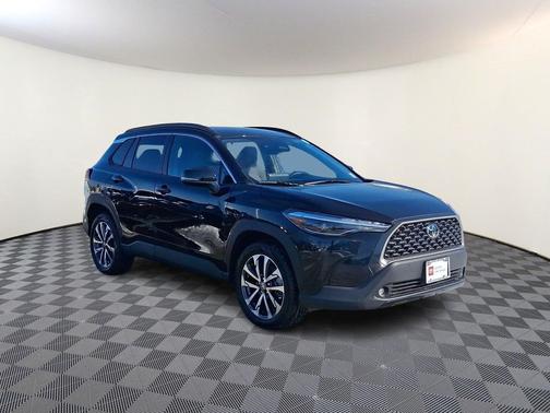 2025 Toyota Corolla Cross XLE