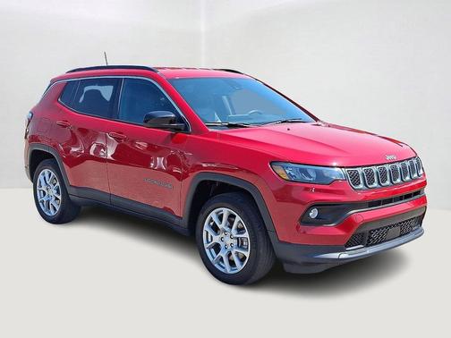 2023 Jeep Compass Latitude Lux
