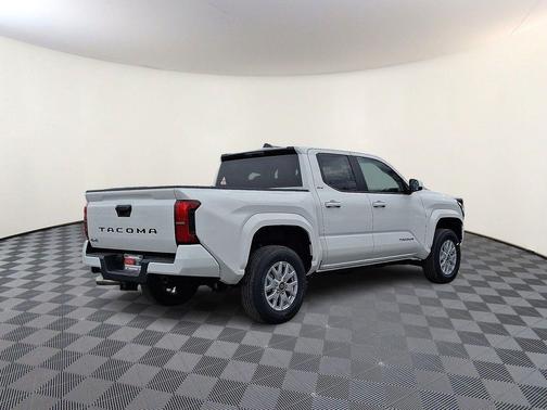 Ice Cap 2026 Toyota Tacoma SR5