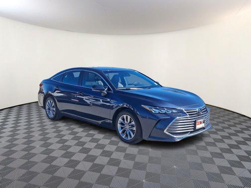 2019 Toyota Avalon XLE