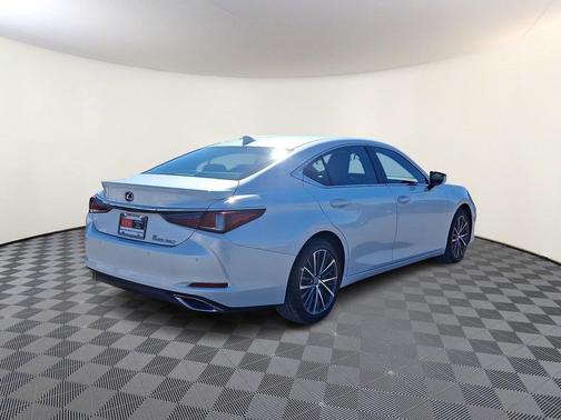 2022 Lexus ES 350 Base