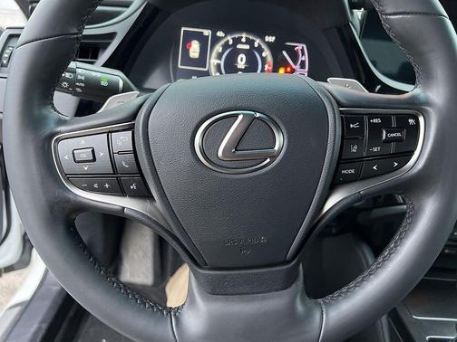 2022 Lexus ES 350 Base