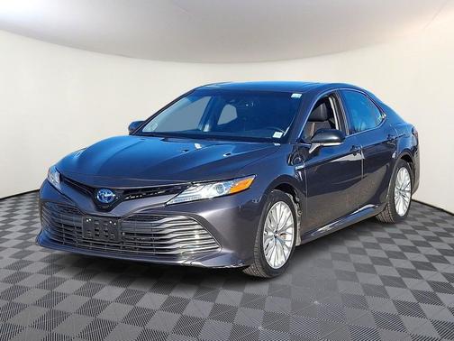 2019 Toyota Camry Hybrid XLE