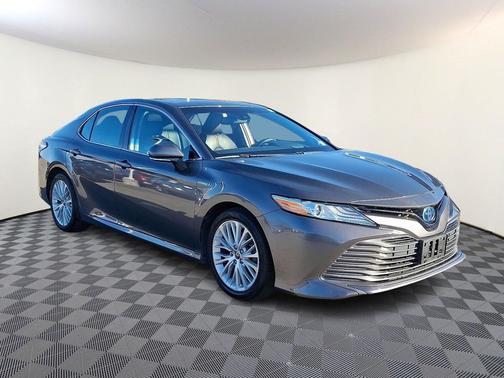 2019 Toyota Camry Hybrid XLE