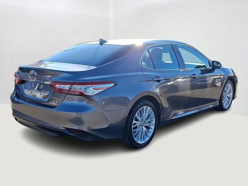 2019 Toyota Camry Hybrid XLE