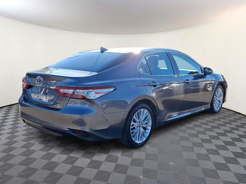 2019 Toyota Camry Hybrid XLE