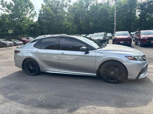 Celestial Silver Metallic/Midnight Black Metallic 2023 Toyota Camry XSE