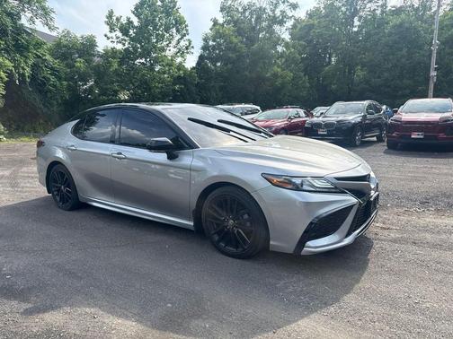 Celestial Silver Metallic/Midnight Black Metallic 2023 Toyota Camry XSE