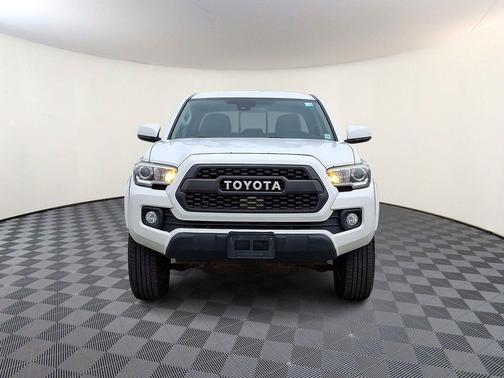 Super White 2018 Toyota Tacoma SR5