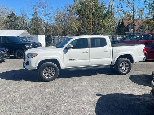 Super White 2018 Toyota Tacoma SR5