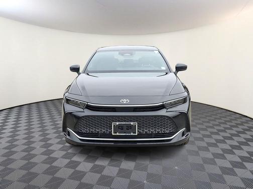 2025 Toyota Crown Platinum