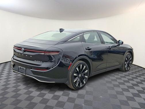 2025 Toyota Crown Platinum