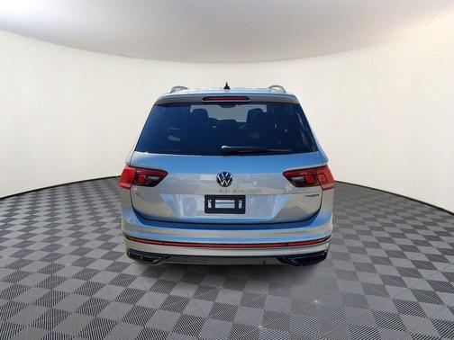 2022 Volkswagen Tiguan 2.0T SE R-Line Black 4MOTION