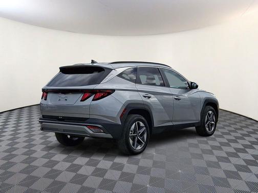 Shimmering Silver 2025 Hyundai TUCSON SEL