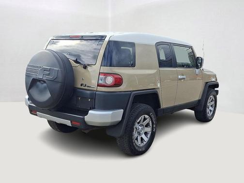 2014 Toyota FJ Cruiser Base