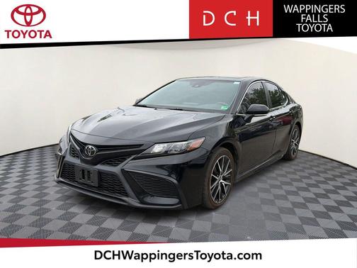 Midnight Black Metallic 2022 Toyota Camry SE