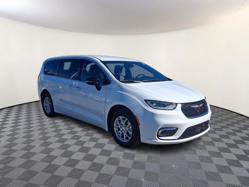 2025 Chrysler Pacifica L