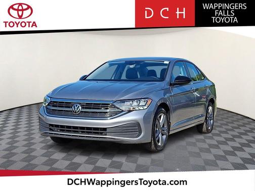 Platinum Gray Metallic 2024 Volkswagen Jetta 1.5T SE