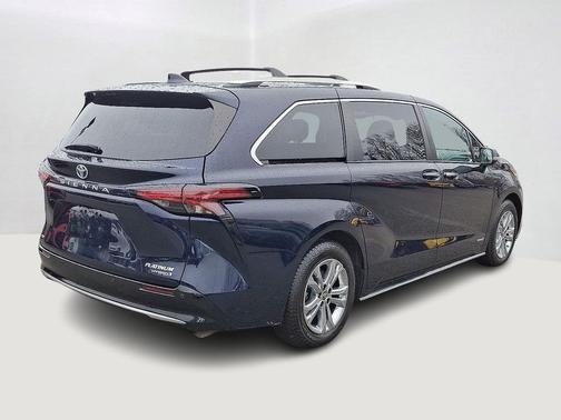2021 Toyota Sienna Platinum 7 Passenger