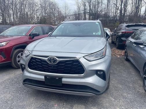 2023 Toyota Highlander Platinum