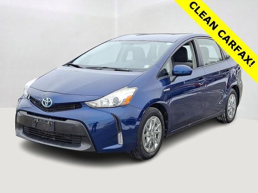 2015 Toyota Prius v Five