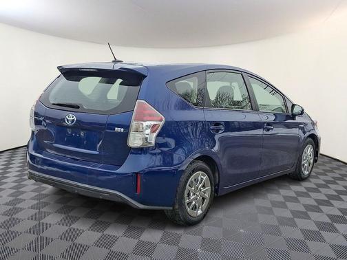 2015 Toyota Prius v Three