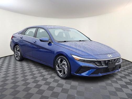 2025 Hyundai ELANTRA SEL