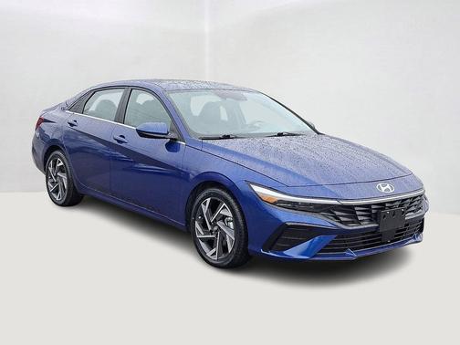 2025 Hyundai ELANTRA SEL