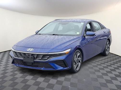 2025 Hyundai ELANTRA SEL