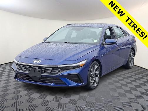 2025 Hyundai ELANTRA SEL