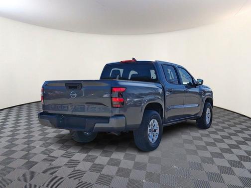 Gun Metallic 2024 Nissan Frontier SV