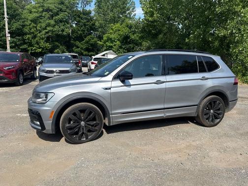 Pyrite Silver Metallic 2021 Volkswagen Tiguan 2.0T SE R-Line Black 4MOTION
