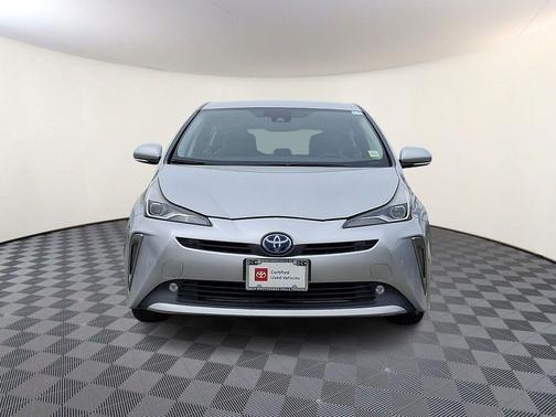 Classic Silver Metallic 2019 Toyota Prius XLE