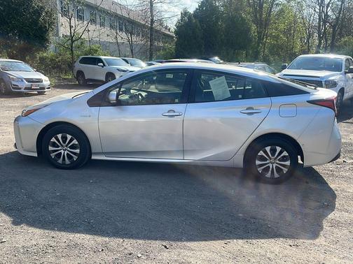 Classic Silver Metallic 2019 Toyota Prius XLE