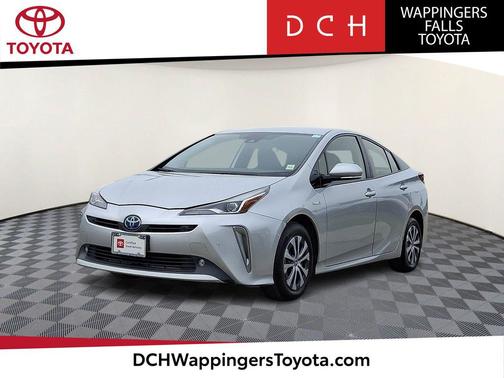 Classic Silver Metallic 2019 Toyota Prius XLE
