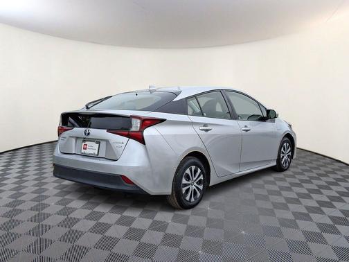 Classic Silver Metallic 2019 Toyota Prius XLE