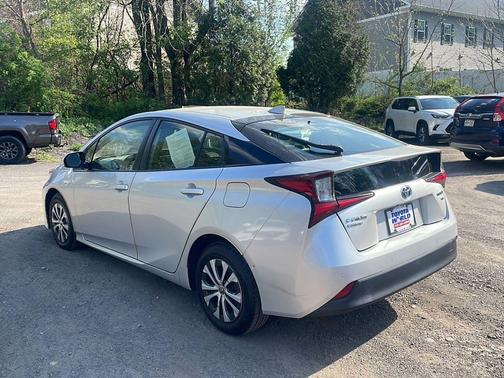Classic Silver Metallic 2019 Toyota Prius XLE