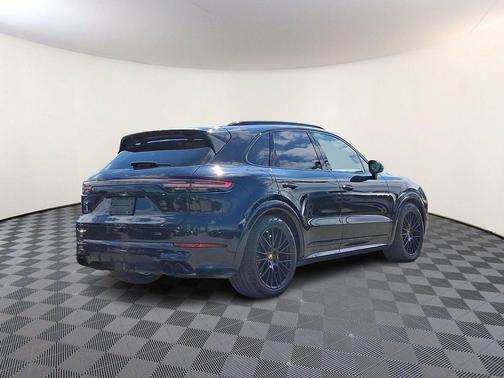 Moonlight Blue Metallic 2021 Porsche Cayenne GTS
