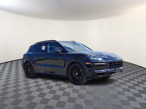 Moonlight Blue Metallic 2021 Porsche Cayenne GTS