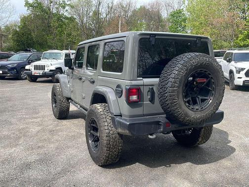 Sting-Gray Clearcoat 2022 Jeep Wrangler Unlimited Sahara