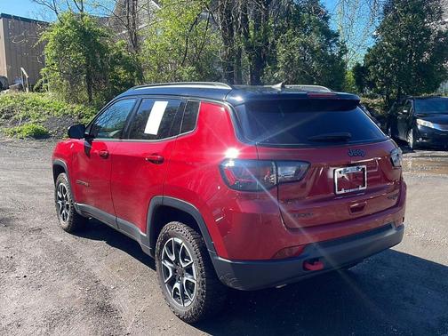 Red Hot Pearlcoat 2025 Jeep Compass Trailhawk