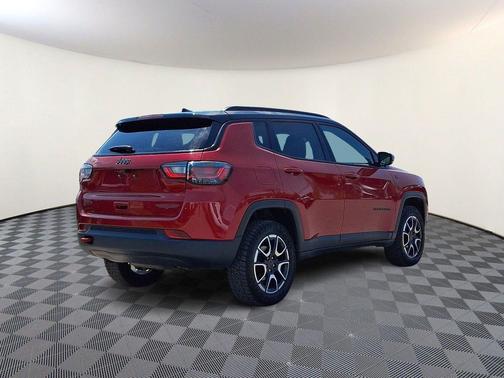 Red Hot Pearlcoat 2025 Jeep Compass Trailhawk