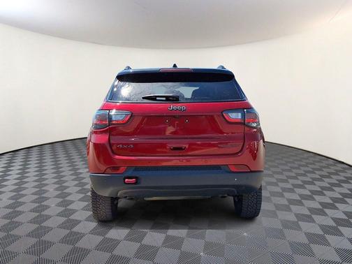 Red Hot Pearlcoat 2025 Jeep Compass Trailhawk