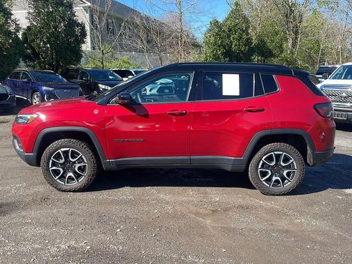 Red Hot Pearlcoat 2025 Jeep Compass Trailhawk