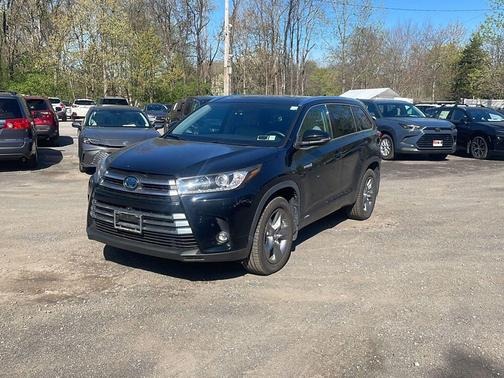 Midnight Black Metallic 2019 Toyota Highlander Hybrid Platinum